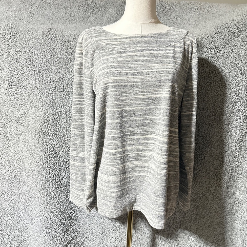👉 Talbots Gray and White Striped Knit Top